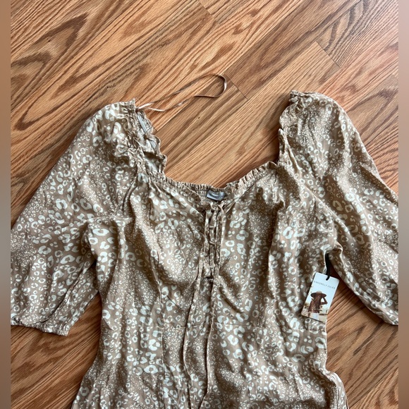 Sincerly Jules Tops - Stylish Tan Leopard Print Women's long dress